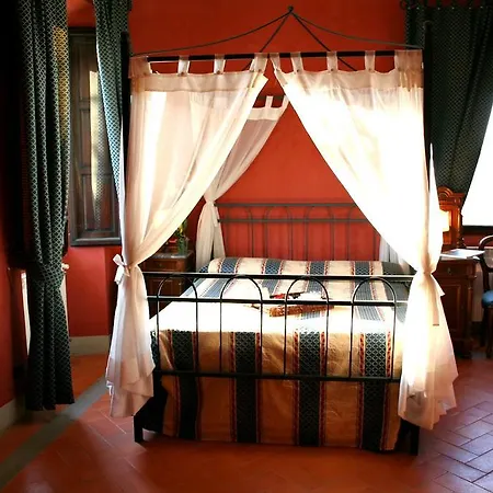 Marisel Villa *